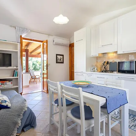 Casa Con Terrazza Nella Pineta بيت للعطل *